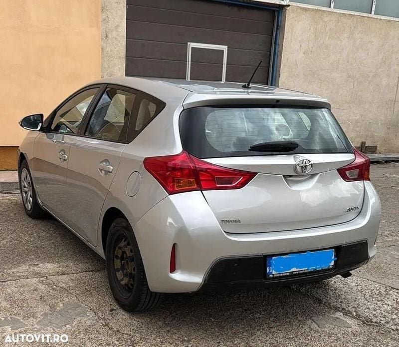 Culoareargint Utilizat 2013 Toyota Auris Break | 6.000 EUR - Imagine 1/4
