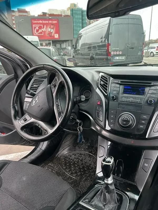 Second-hand Hyundai i40 130 CP (95 kW) 2016 Negru Berlinǎ