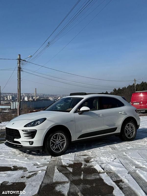 Second-hand Porsche Macan 258 CP (189 kW) 2017 Culoarealb SUV