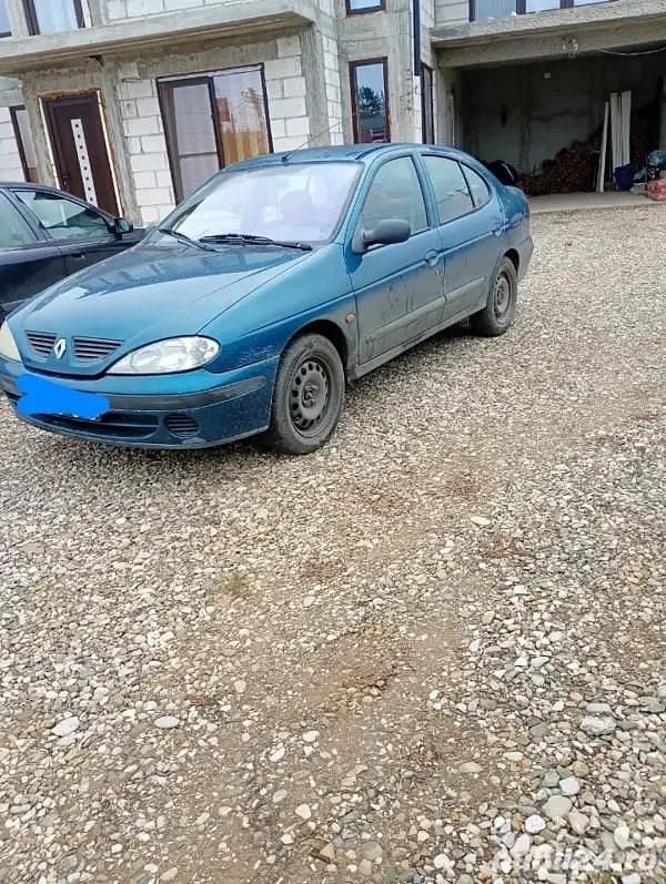 Utilizat 2000 Renault Mégane Berlinǎ | 2.800 EUR - Imagine 1/4