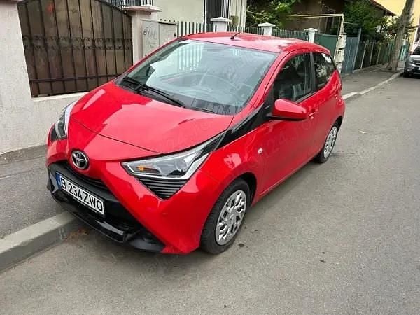 Second-hand Toyota Aygo 70 CP (51 kW) 2020 Rosu Hatchback