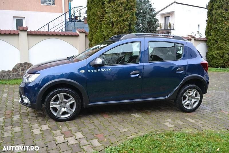 Second-hand Dacia Sandero Stepway 90 CP (66 kW) 2017 Albastru Berlinǎ