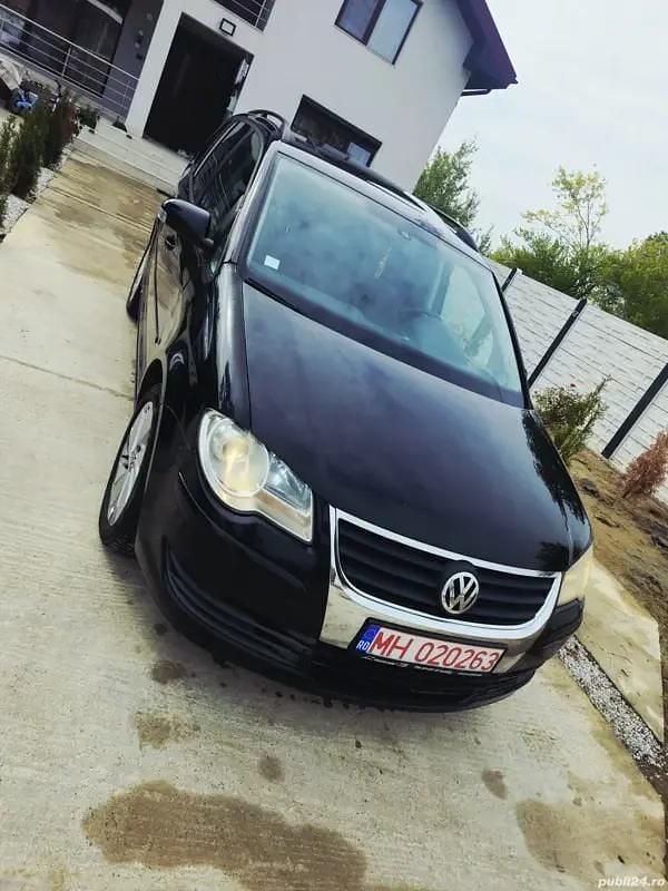 Utilizat 2008 VW Touran Monovolum | 3.000 EUR (Preț bun) - Imagine 1/4