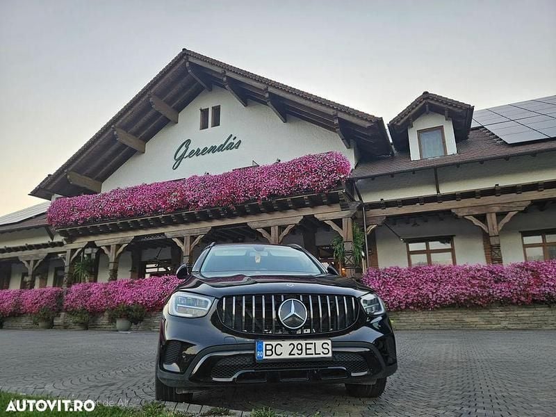 Second-hand Mercedes GLC300 245 CP (180 kW) 2019 Negru SUV