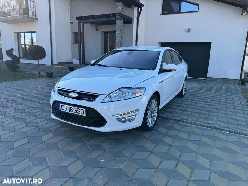 Alb Utilizat 2015 Ford Mondeo Titanium Berlinǎ | 6.650 EUR (Super Preț) - Imagine 1/4