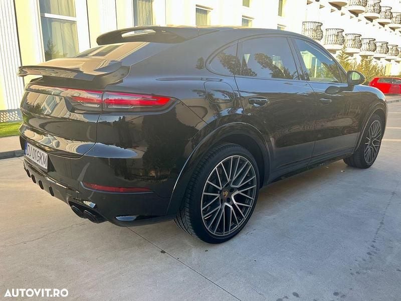 Culoarenegru Utilizat 2022 Porsche Cayenne Platinum Edition SUV | 88.000 EUR - Imagine 1/4