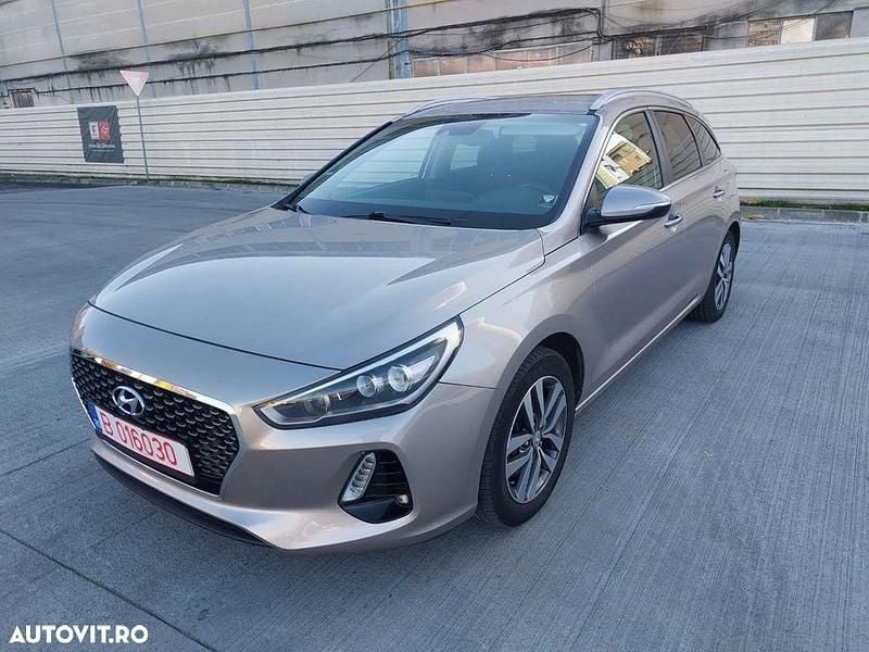 Culoaregri Utilizat 2017 Hyundai i30 Premium Break | 7.999 EUR (Preț bun) - Imagine 1/4