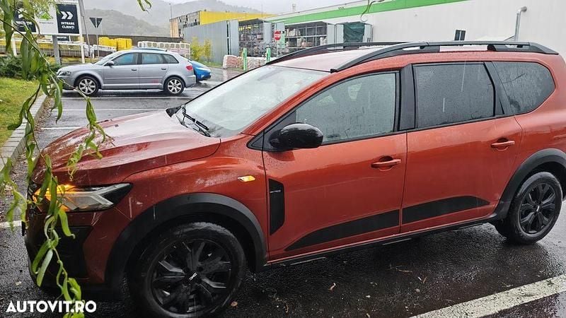 Culoaremaro Utilizat 2023 Dacia Jogger Extreme Monovolum | 15.500 EUR (Preț OK) - Imagine 1/4