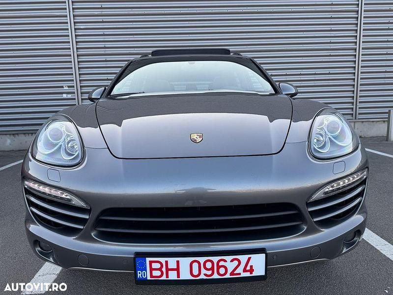Second-hand Porsche Cayenne 245 CP (180 kW) 2012 Culoaregri SUV