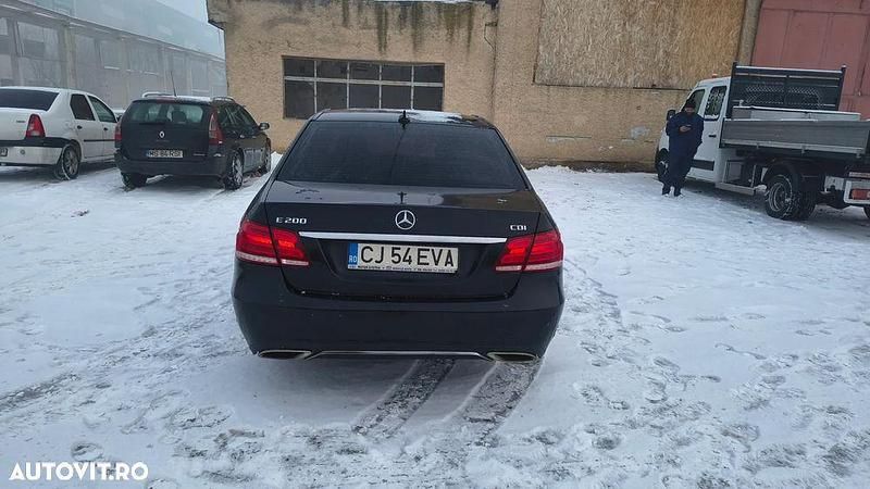 Second-hand Mercedes E200 136 CP (100 kW) 2014 Culoarenegru Berlinǎ