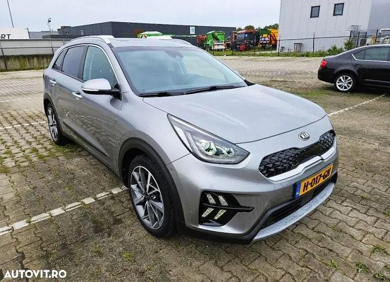 Culoareargint Utilizat 2019 Kia Niro SUV | 16.111 EUR (Preț OK) - Imagine 1/4