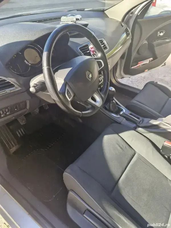 Utilizat 2012 Renault Mégane III Berlinǎ | 3.000 EUR - Imagine 1/4