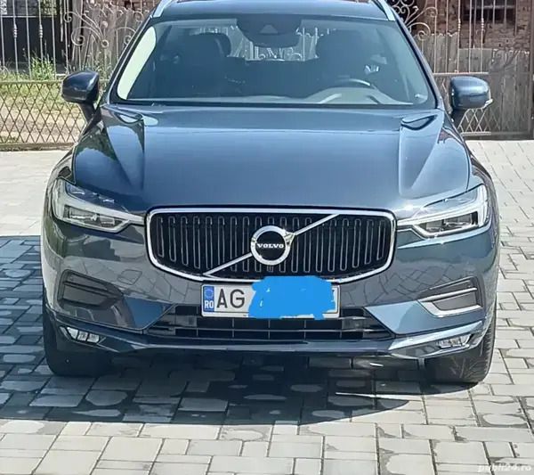 Albastru Utilizat 2020 Volvo XC60 SUV | 28.000 EUR (Preț bun) - Imagine 1/4