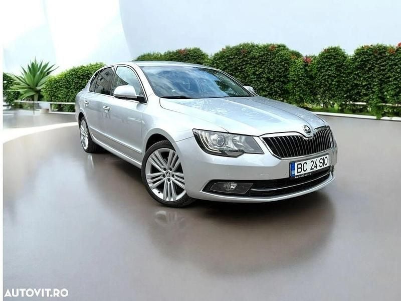 Gri Utilizat 2014 Skoda Superb Ambition Berlinǎ | 12.500 EUR (Puțin scump) - Imagine 1/4