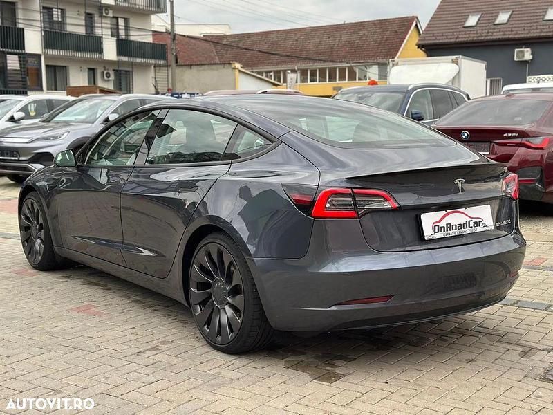 Second-hand Tesla Model 3 376 kW (512 CP) 2021 Culoaregri Berlinǎ