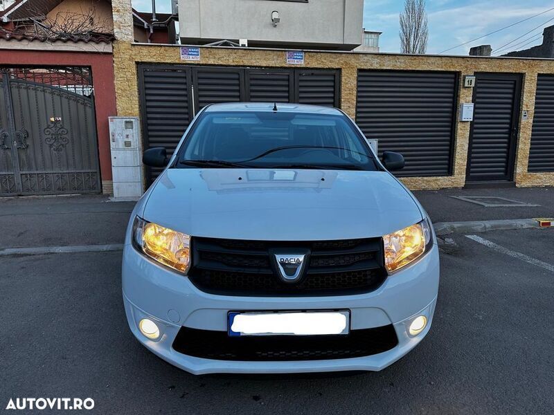 Alb Utilizat 2014 Dacia Sandero Comfort Hatchback | 5.300 EUR (Preț OK) - Imagine 1/4