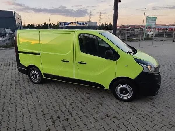 Second-hand Renault Trafic 95 CP (69 kW) 2017 Verde Monovolum