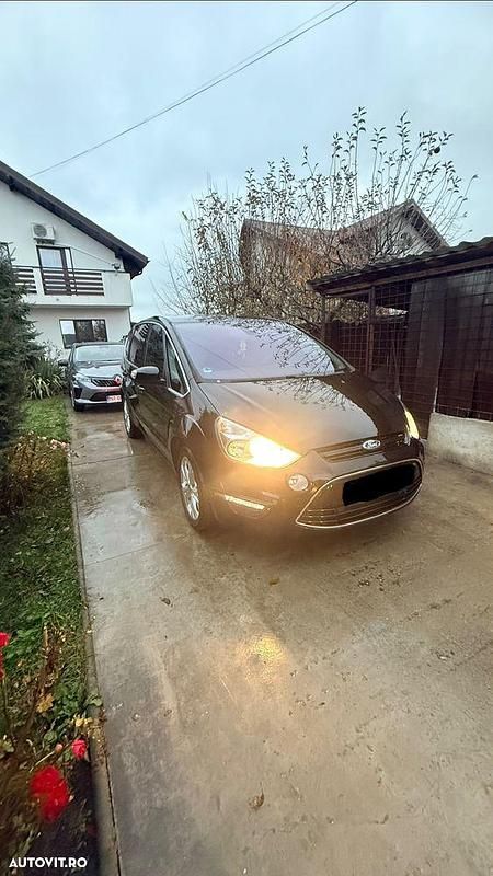 Second-hand Ford S-MAX S 140 CP (102 kW) 2009 Culoarenegru Monovolum