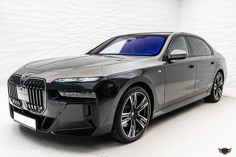 Culoarenegru Utilizat 2025 BMW 740 Comfort Edition Berlinǎ | 141.570 EUR - Imagine 1/4