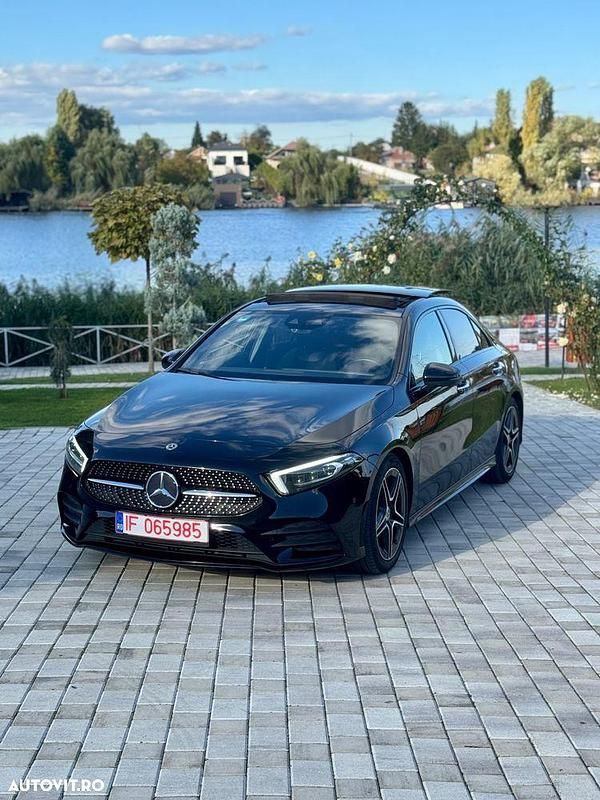 Second-hand Mercedes A180 136 CP (100 kW) 2020 Culoarenegru Berlinǎ