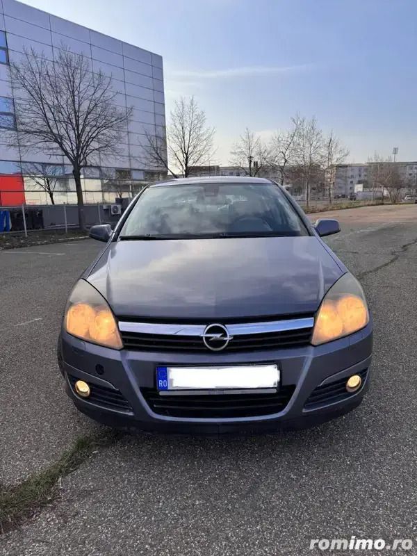 Gri Utilizat 2005 Opel Astra Hatchback | 2.000 EUR (Preț OK) - Imagine 1/4