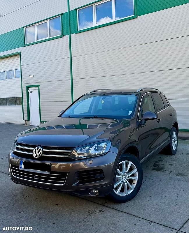 Culoaremaro Utilizat 2011 VW Touareg SUV | 10.499 EUR (Preț OK) - Imagine 1/4