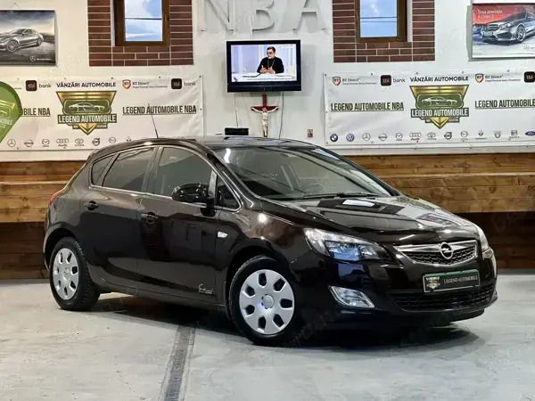Utilizat 2012 Opel Astra Edition Berlinǎ | 4.400 EUR (Preț OK) - Imagine 1/4