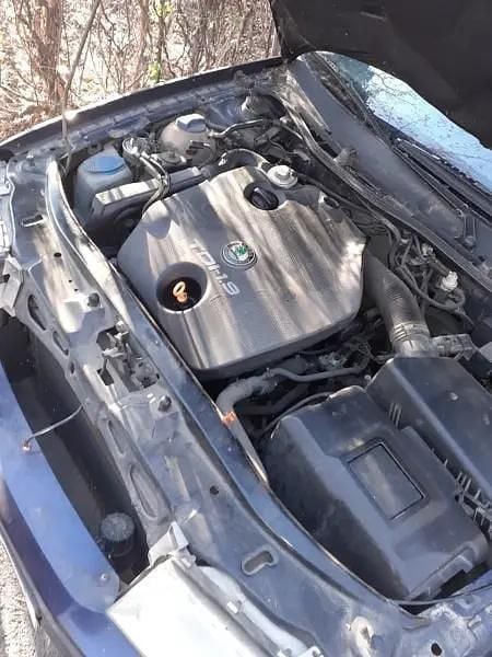 Utilizat 2004 Skoda Octavia Berlinǎ | 2.500 EUR (Preț OK) - Imagine 1/4