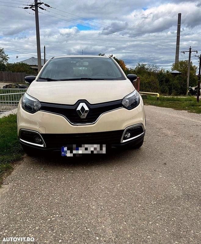 Culoaremaro Utilizat 2017 Renault Captur Authentique SUV | 8.300 EUR (Preț bun) - Imagine 1/4