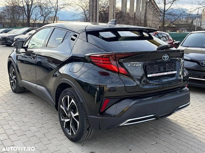 Second-hand Toyota C-HR 184 CP (135 kW) 2021 Culoarenegru SUV