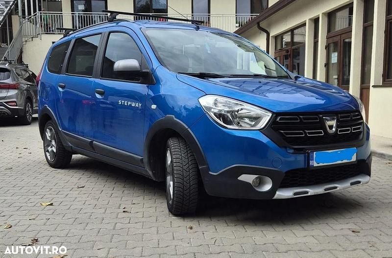 Culoarealbastru Utilizat 2018 Dacia Lodgy Stepway Monovolum | 8.500 EUR (Preț OK) - Imagine 1/4