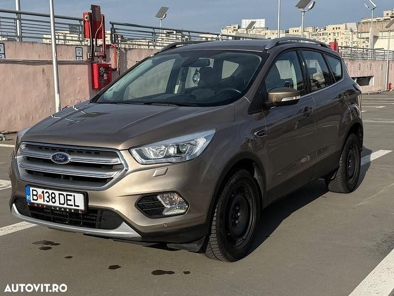 Culoarebej Utilizat 2019 Ford Kuga Trend SUV | 13.300 EUR (Super Preț) - Imagine 1/4