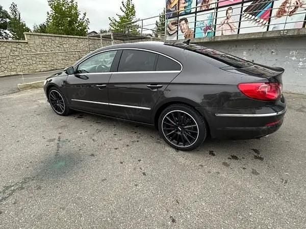 Second-hand VW Passat 160 CP (117 kW) 2009 Maro Berlinǎ