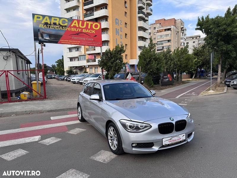 Culoareargint Utilizat 2013 BMW 118 Sport Line Hatchback | 6.100 EUR - Imagine 1/4