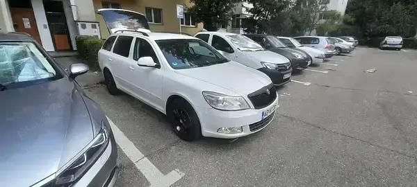 Alb Utilizat 2012 Skoda Octavia Break | 5.099 EUR (Puțin scump) - Imagine 1/4