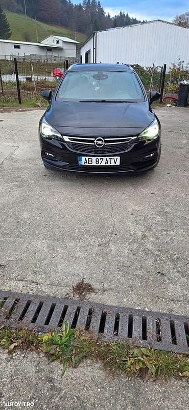 Culoarenegru Utilizat 2017 Opel Astra Dynamic Break | 8.350 EUR (Scump) - Imagine 1/4