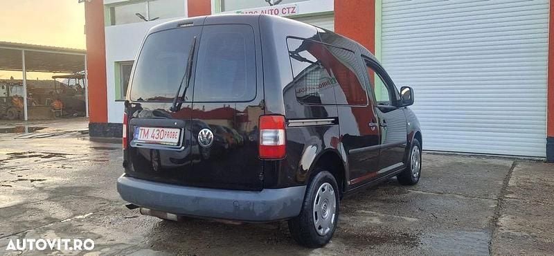 Second-hand VW Caddy 109 CP (80 kW) 2009 Culoarenegru Monovolum