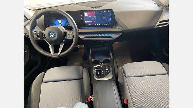 Second-hand BMW 120 Comfort Edition 156 CP (114 kW) 2025 Alb alpine Hatchback
