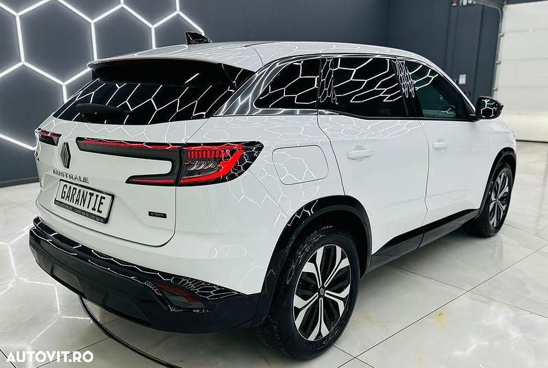 Second-hand Renault Austral 130 CP (95 kW) 2024 Culoarealb SUV