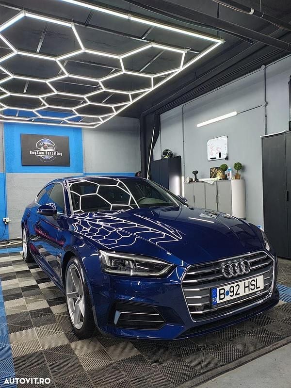 Culoarealbastru Utilizat 2018 Audi A5 Berlinǎ | 21.350 EUR (Preț bun) - Imagine 1/4