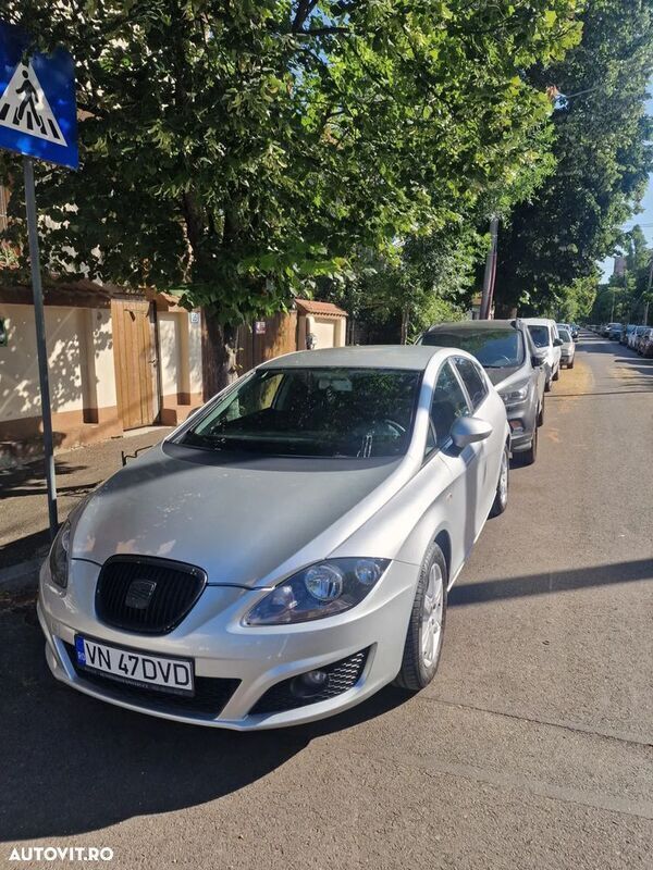 Gri Utilizat 2011 Seat Leon Hatchback | 3.750 EUR (Preț OK) - Imagine 1/4