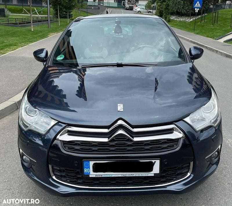 Albastru Utilizat 2012 Citroën DS4 Chic Hatchback | 8.000 EUR - Imagine 1/4