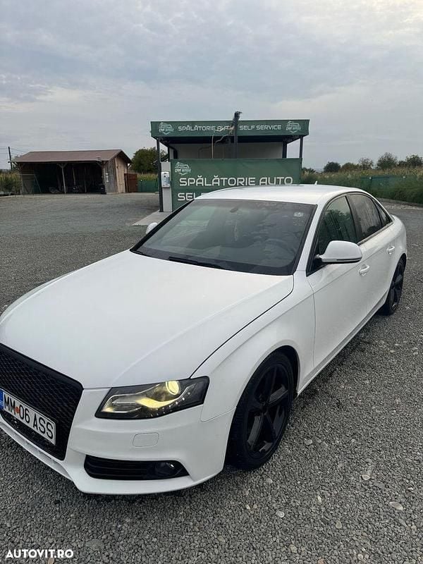 Second-hand Audi A4 S-Line 160 CP (117 kW) 2009 Culoarealb Berlinǎ