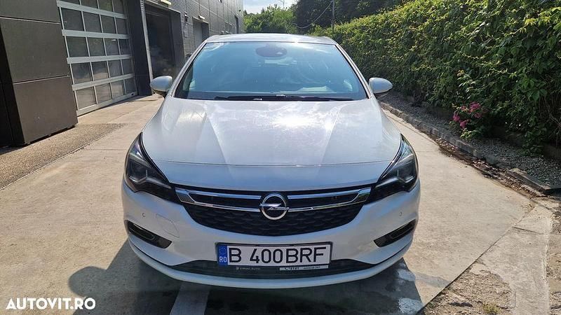 Culoarealb Utilizat 2018 Opel Astra Dynamic Hatchback | 10.500 EUR (Puțin scump) - Imagine 1/4