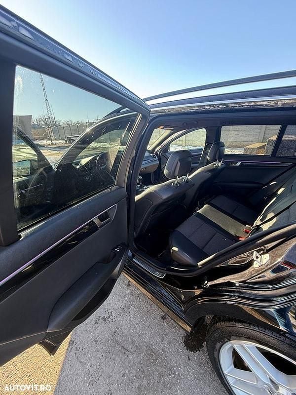 Second-hand Mercedes C250 204 CP (150 kW) 2011 Culoarenegru Break