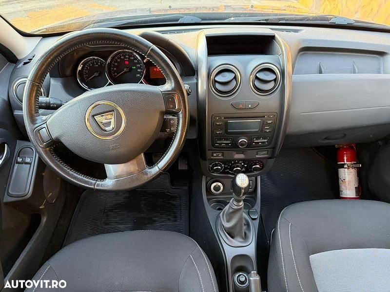 Second-hand Dacia Duster Prestige 110 CP (80 kW) 2016 Culoarealbastru SUV