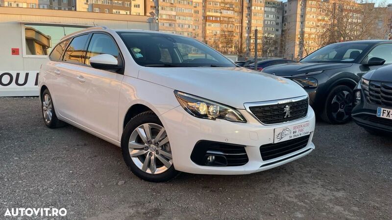 Alb Utilizat 2020 Peugeot 308 Break | 7.600 EUR (Preț bun) - Imagine 1/4