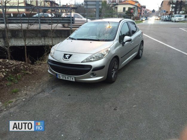 Gri Utilizat 2008 Peugeot 207 Hatchback | 3.500 EUR (Scump) - Imagine 1/3