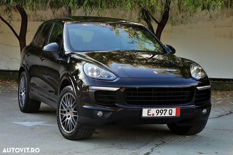 Culoarenegru Utilizat 2018 Porsche Cayenne SUV | 31.400 EUR (Super Preț) - Imagine 1/4