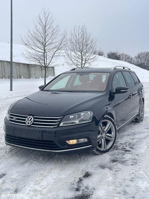 Culoarenegru Utilizat 2013 VW Passat R-line Break | 6.499 EUR (Preț bun) - Imagine 1/4